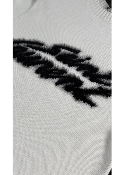 Tüylü Nakış Logo Detaylı Erkek Triko Kazak modelleri