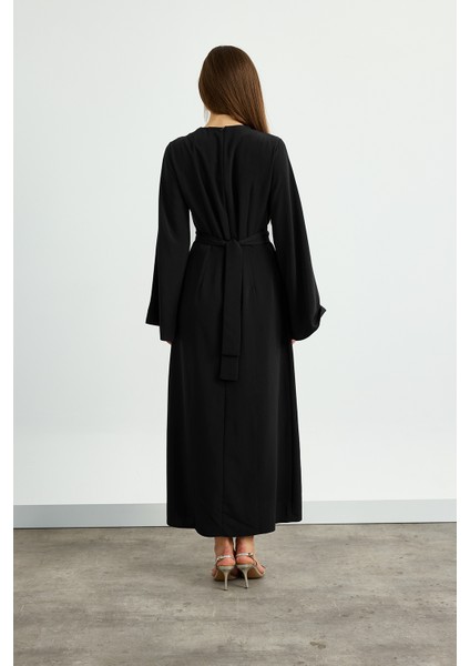 Siyah Kolu Volanlı Kemerli Elbise indirimleri