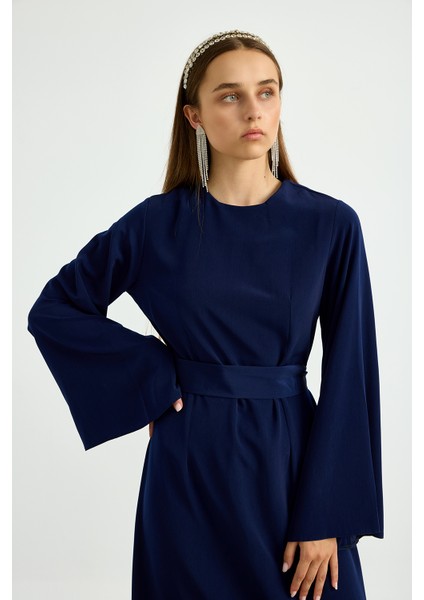 Lacivert Kolu Volanlı Kemerli Elbise indirimleri