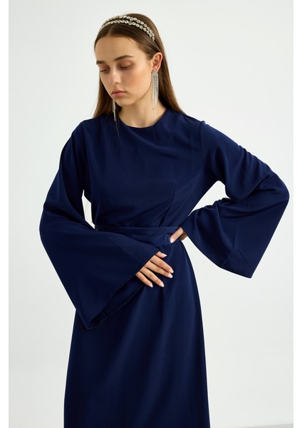 Lacivert Kolu Volanlı Kemerli Elbise