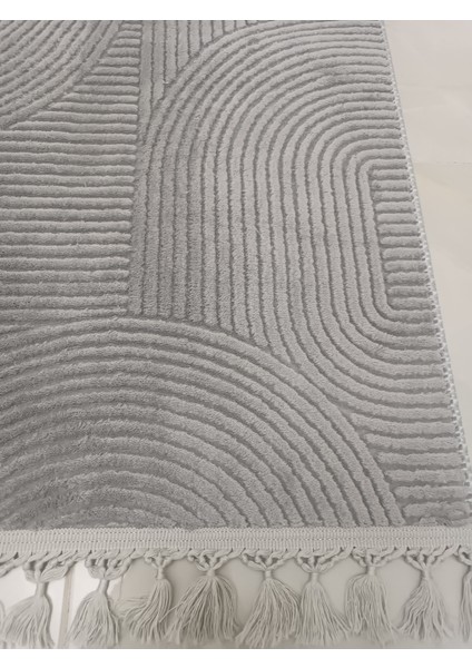Püsküllü Halı Gri Renk Modern Tema Kaymaz Taban 10 mm Yıkanabilir Makine Halısı