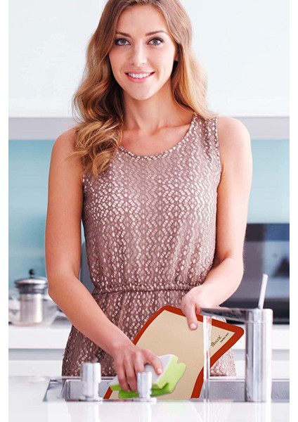 Fırınlı ve Kendinden Yağlı, 30X40 cm Silikon Pişirme ve Hamur Açma Matı