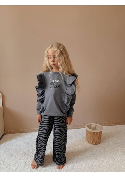 Kız Çocuk "stay Chic" Fırfırlı Sweatshirt ve Zebra Desenli Pantolon Takım 5004G