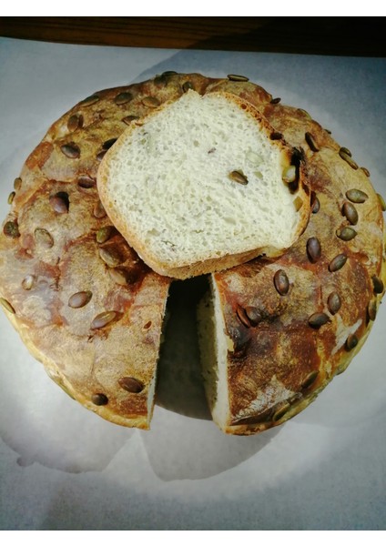 Doğal Ekşi Mayalı Tahıllı Kabak Çekirdekli Çiçek Ekmek 900GR