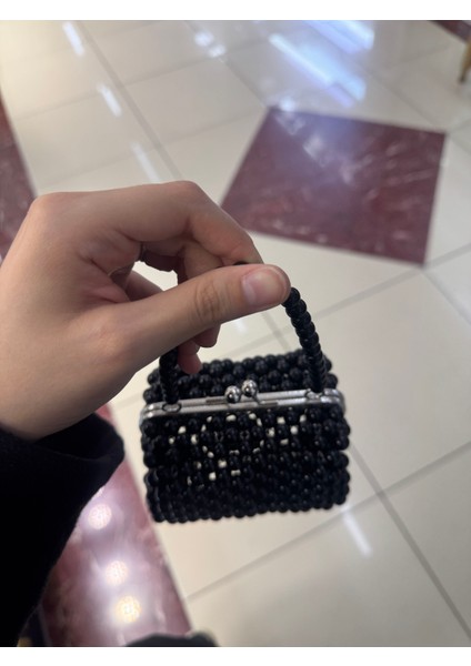 Klipsli Boncuk El Çantası - Siyah fırsatları