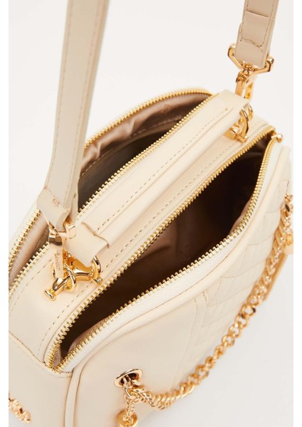 930539 Kadın Zincir Saçak Detaylı Omuz Çantası Krem fırsatları