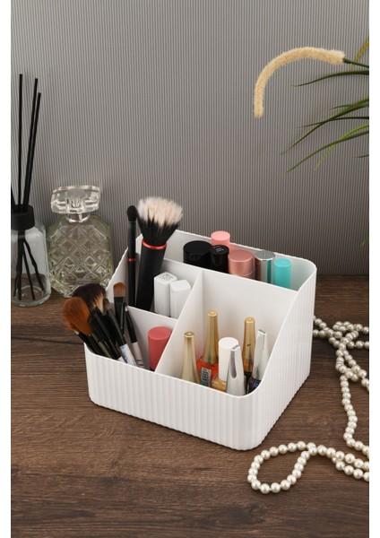 Beyaz Çok Bölmeli Makyaj ve Kozmetik Düzenleme Kutusu modelleri