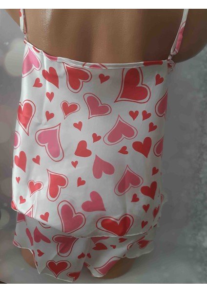 Kırmızı Pembe Kalp Desenli Saten Ip Askılı Üst Dekoltesi Tül Detaylı ve Beli Lastikli Şort Kadın Takım indirimleri