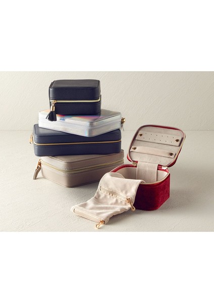 Lacivert Akrilik Takı Kutusu, Şık ve Kullanışlı Saklama Çözümü fırsatları