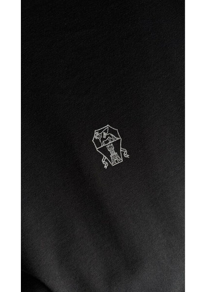 Erkek Siyah Renk T-Shirt – Logo Baskılı, Şık ve Rahat Tasarım indirimleri
