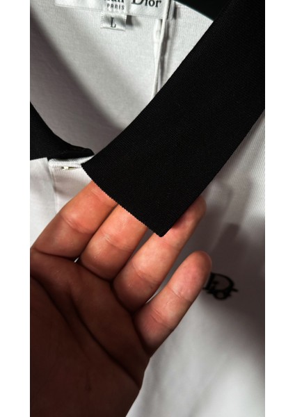 İthal Nakış Logo Detaylı Beyaz Polo Yaka T-Shirt – Şıklık ve Konforun Kusursuz Dengesi fırsatları