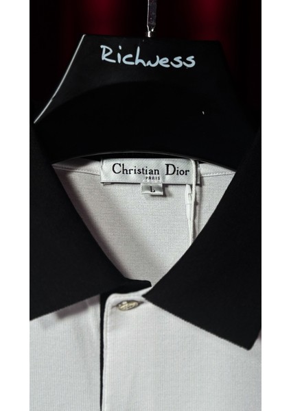 İthal Nakış Logo Detaylı Beyaz Polo Yaka T-Shirt – Şıklık ve Konforun Kusursuz Dengesi indirimleri