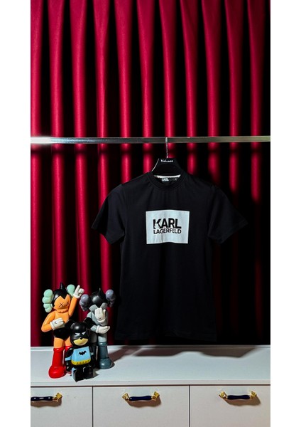 Logo Baskılı Siyah Erkek T-Shirt – Günlük Şıklığın Sofistike Yansıması