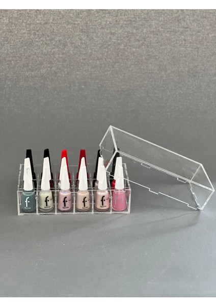 Beyaz 18'li Şeffaf Oje Standı, Düzenli Saklama ve Kullanım Kolaylığı Sağlar.