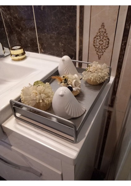 Gri ve Gümüş Renkli Masa Üstü ve Banyo Düzenleyici Seti, Şık ve Kullanışlı.