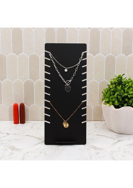 Şık Siyah Kolye ve Bileklik Standı, Düzenli ve Kullanışlı Tasarım Ile.