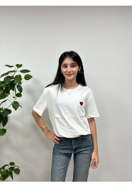 Kalp Detaylı Oversize Tişört