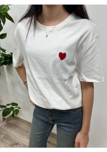 Kalp Detaylı Oversize Tişört fiyatları