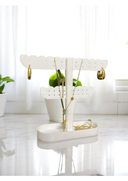 Beyaz Hazneli Takı Düzeni, Küpe ve Kolye Saklama Alanı