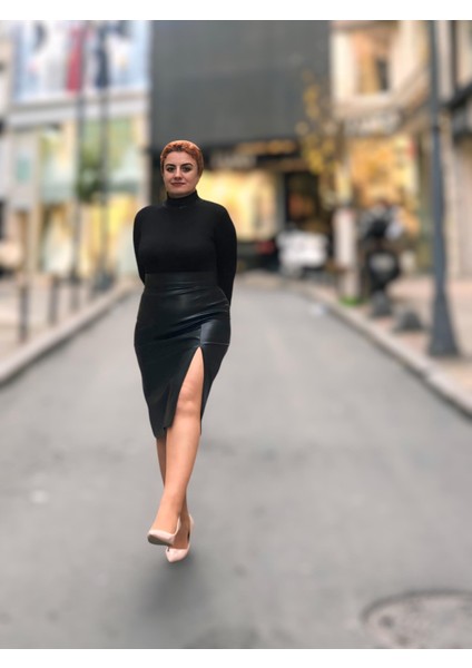 Önden Yırtmaçlı Deri Etek