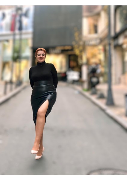 Önden Yırtmaçlı Deri Etek indirimleri