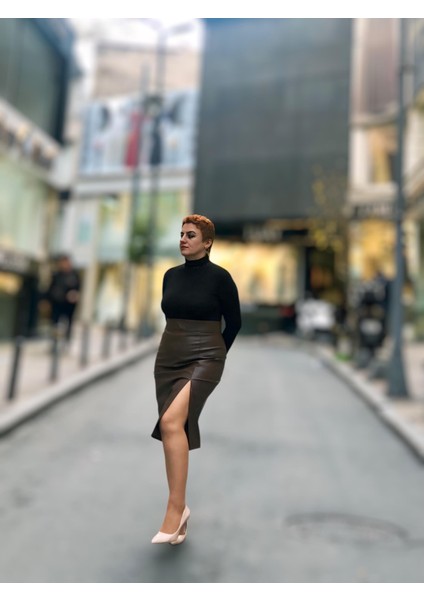 Önden Yırtmaçlı Deri Etek fiyatları