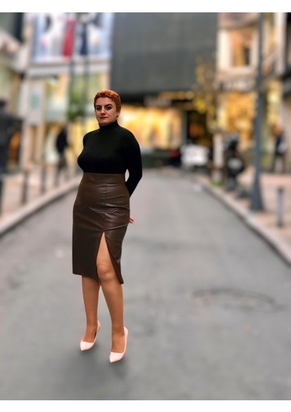 Önden Yırtmaçlı Deri Etek fırsatları