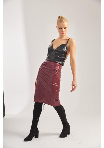 Önden Yırtmaçlı Deri Etek indirimleri