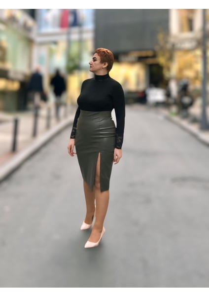 Önden Yırtmaçlı Deri Etek