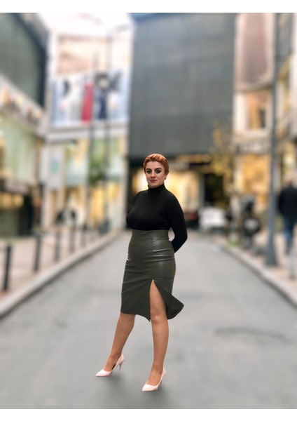 Önden Yırtmaçlı Deri Etek fiyatları