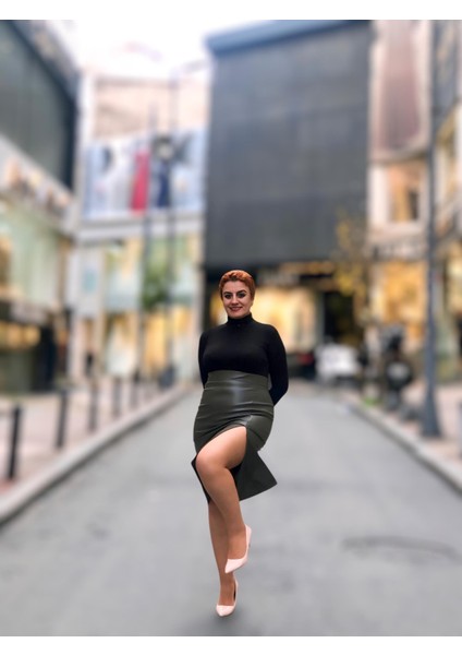 Önden Yırtmaçlı Deri Etek fırsatları