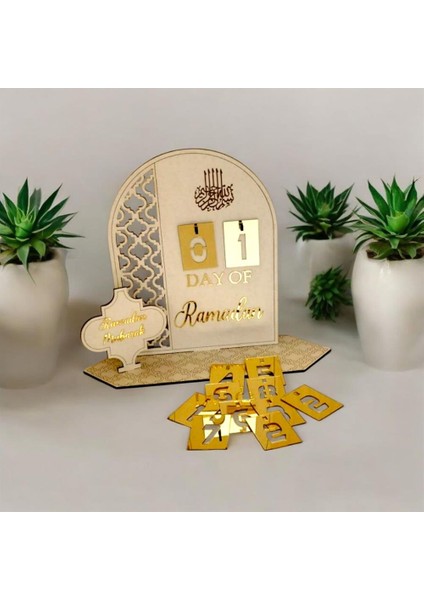 Altın Renk Ramazan Masa Takvimi