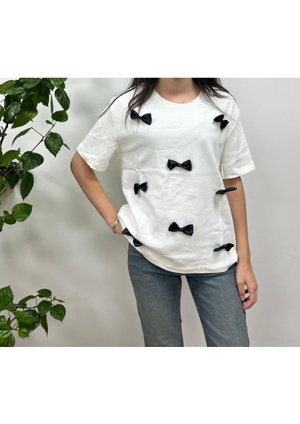 Siyah Fiyonk Aplikeli Oversize Basic T-Shirt modelleri