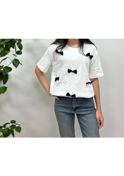 Siyah Fiyonk Aplikeli Oversize Basic T-Shirt modelleri