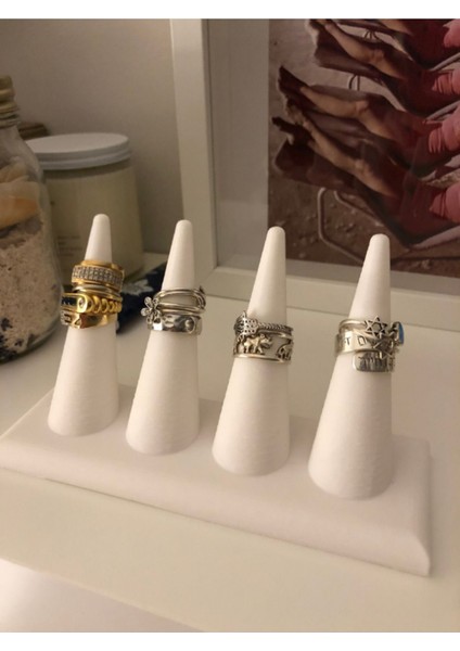 Beyaz Çok Başlıklı Takı ve Yüzük Standı, Şık ve Kullanışlı Düzenleyici