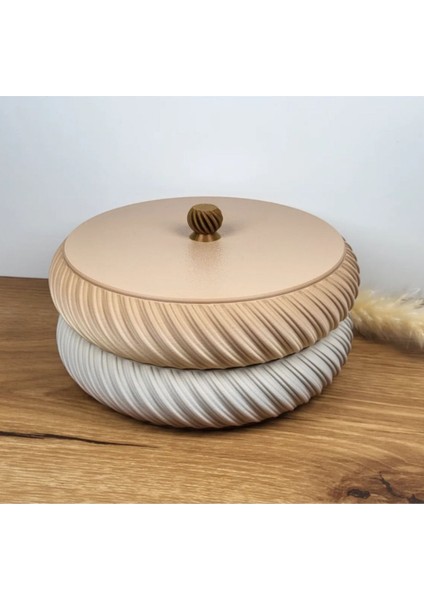 Çok Renkli Kavisli ve Gömme Istife Edilebilir Kase Veya Tepsi