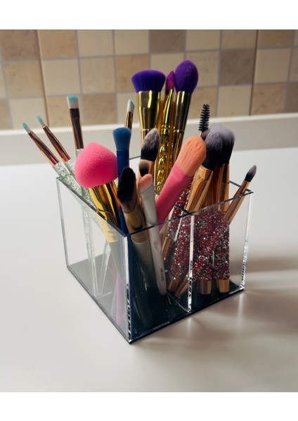 4 Bölmeli Kapaklı Şeffaf ve Siyah Organizer, Düzenli ve Şık Depolama Çözümü fiyatları