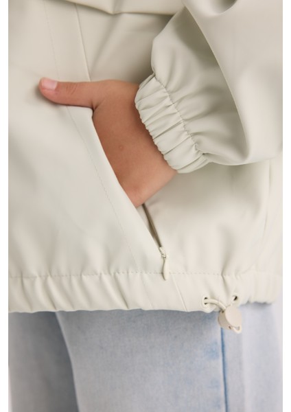 Kız Çocuk Su Geçirmez Kapüşonlu Fermuarlı Yağmurluk E0058A825AU indirimleri