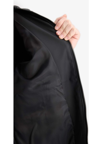 Erkek Çocuk Su Geçirmez Kapüşonlu Fermuarlı Yağmurluk E7369A825AU