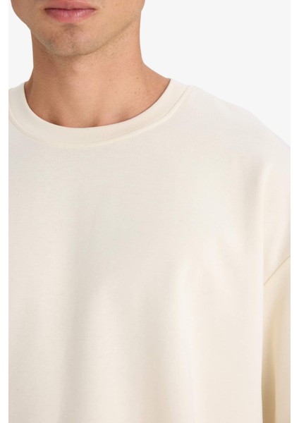 Oversize Geniş Kalıp Bisiklet Yaka Ağır Kumaş Basic Düz Kısa Kollu Tişört E9798AX25AU indirimleri