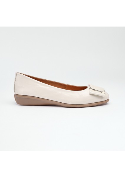 Hakiki Deri Aksesuarlı Kadın Babet