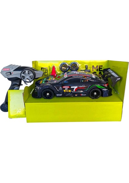 Uzaktan Kumandalı Full Fonksiyon 30 Km/h Hız Yapabilen Şarjlı Farları Yanabilen Oyuncak Araba modelleri