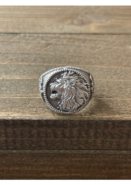 Ayarlanabilir Ölçü 925 Ayar Gümüş Kaplama Aslan Işlemeli Tasarım Yüzük