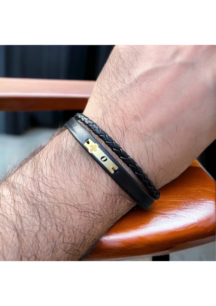 14 Ayar Altın Plakalı O Harfine Özel Çiçek Figürlü Doğal Siyah Derili Hediye BILEKLIK-539HARF fiyatları