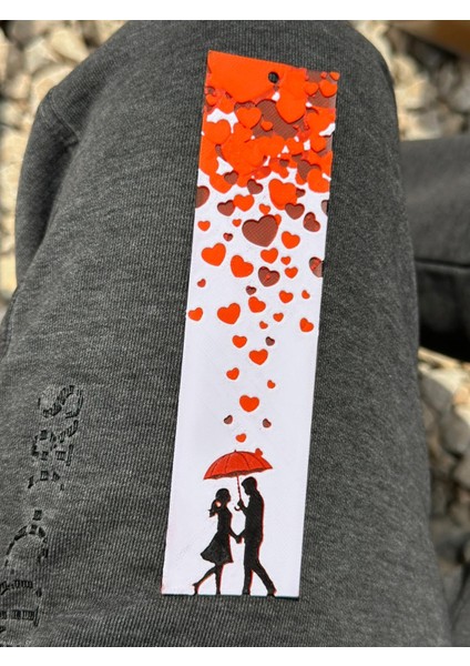 Aşk Yağmuru – Kabartmalı 3D Renkli Romantik Kitap Ayracı (3,5 x 15 Cm, Pla) fiyatları