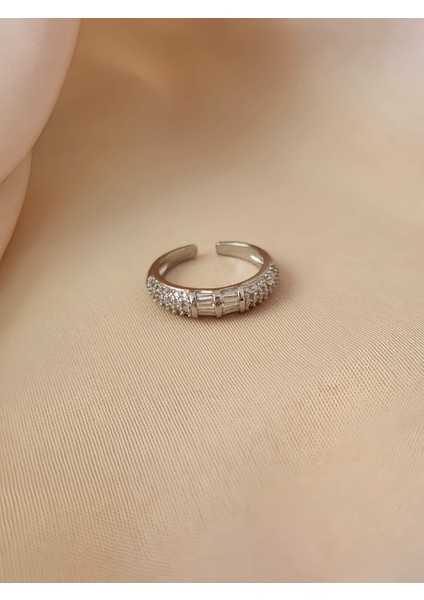 Bombeli Zirkon Taşlı Ayarlanabilir Silver Gümüş Renkli Yüzük