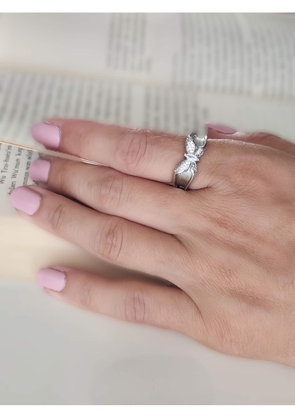 Kelebek Model Zirkon Taşlı Ayarlanabilir Silver Gümüş Renkli Yüzük modelleri