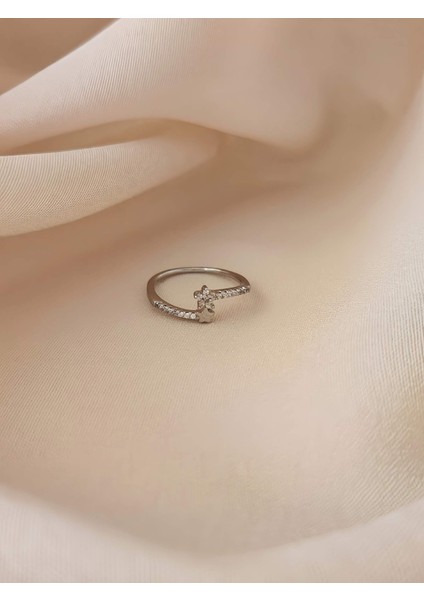 Zirkon Taşlı Yıldız Model Ayarlanabilir Silver Gümüş Renkli Yüzük modelleri