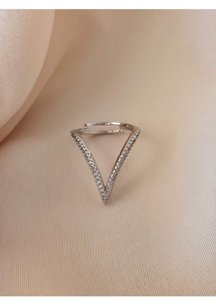 V Model Zirkon Taşlı Ayarlanabilir Silver Gümüş Renkli Yüzük