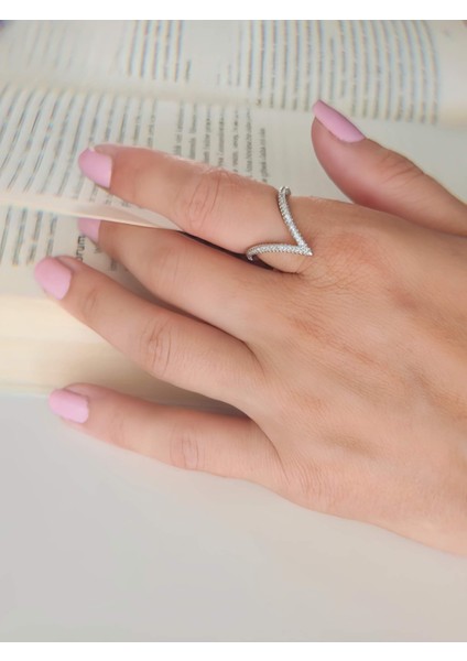 V Model Zirkon Taşlı Ayarlanabilir Silver Gümüş Renkli Yüzük fiyatları